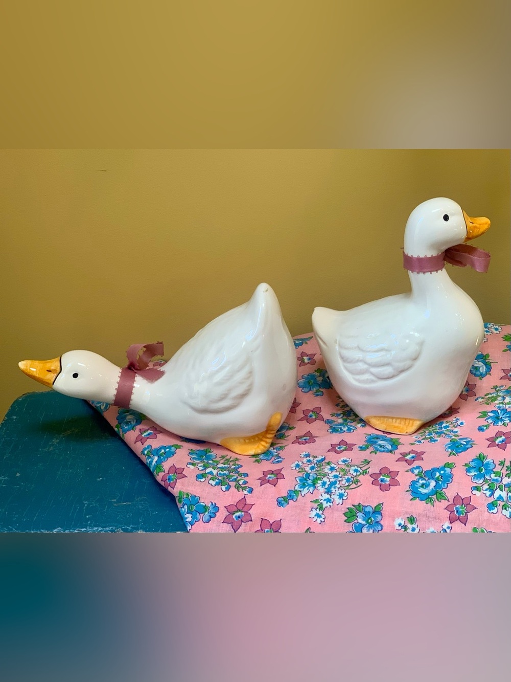 Vintage Grandmacore Country Ceramic Goose Figurines - Picture 2 of 5